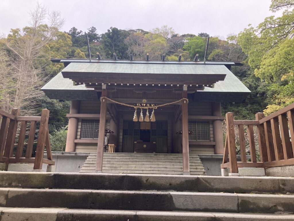 安房神社拝殿